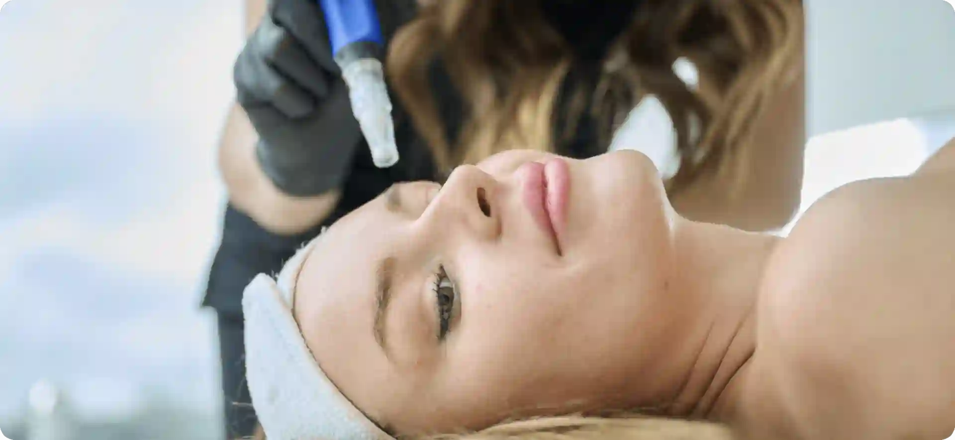How Do Microneedles Trigger New Collagen and Elastin in Loose Skin Peterborough?